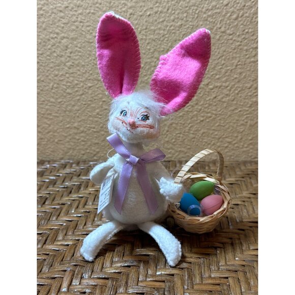 2019 Annalee Easter Bunny With Basket Of Eggs Plush Figurine - Picture 1 of 7
